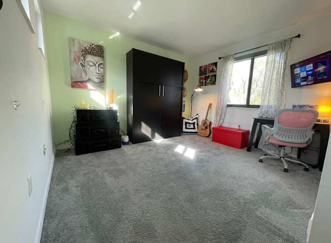 Liz's room