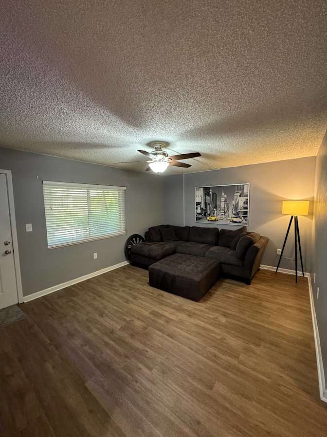 Luis's room