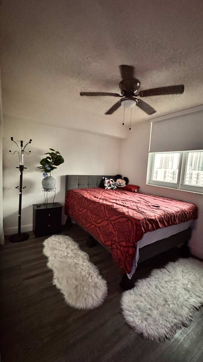 Izzyjamill's room