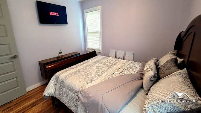 GBU Holdings Group's room