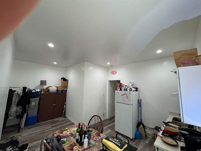 Enrique's room