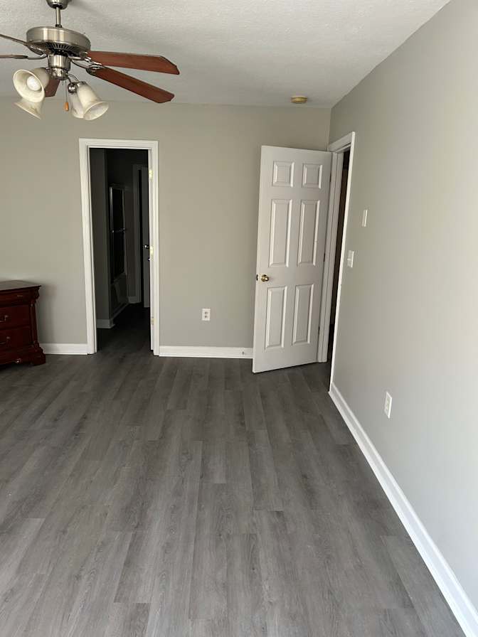 Alcove Rooms's room