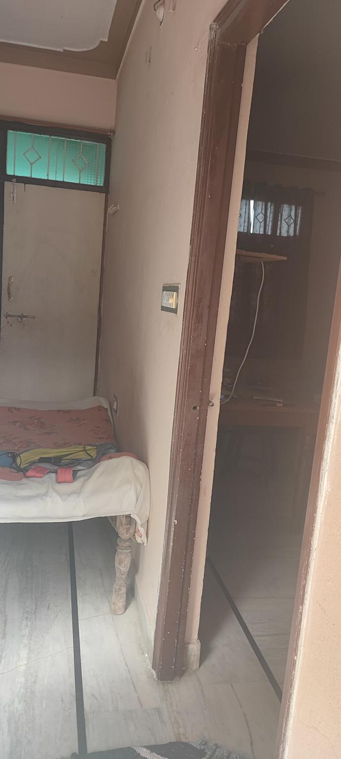 Satish's room