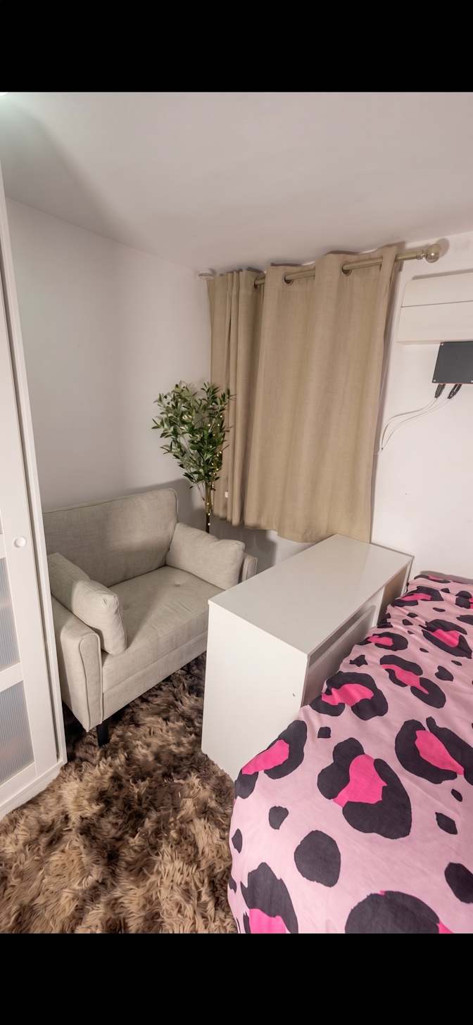 Tia's room