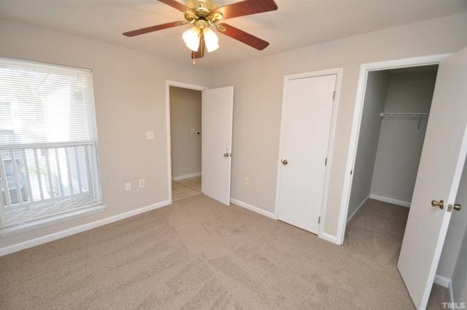 Alcove Rooms's room
