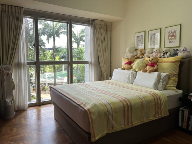 Pat Lee's room