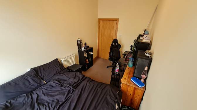 Tanapat Somrid's room