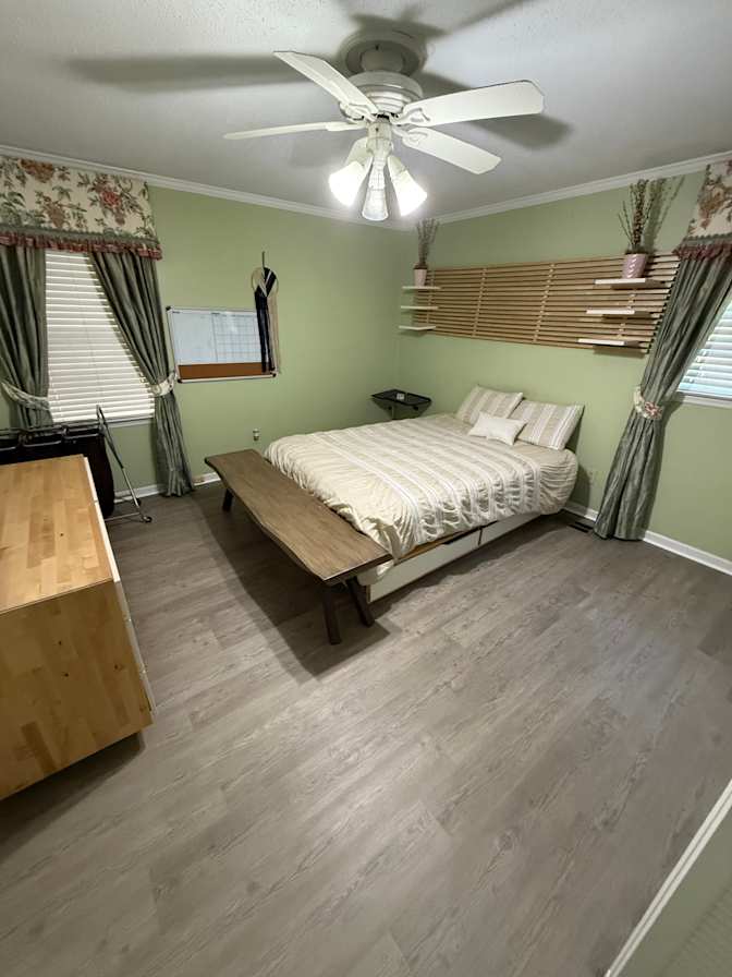Tee's room