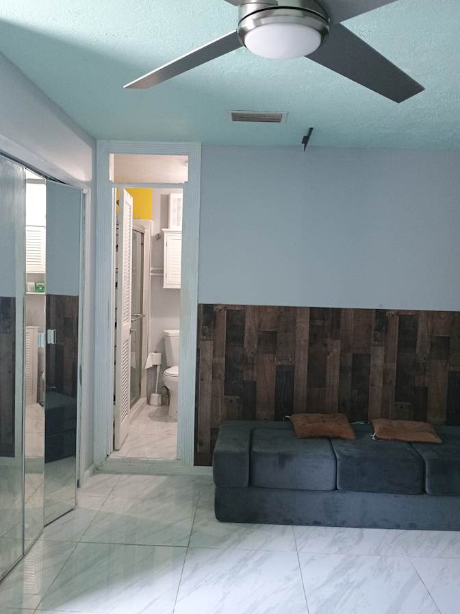 Colombian queen's room