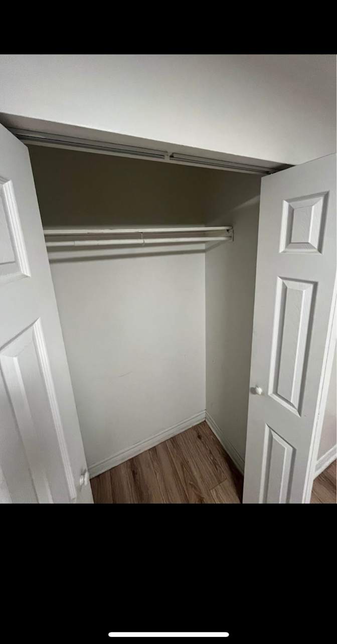 Safia Desrosiers's room