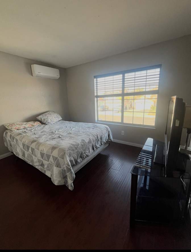Jp Monroe's room