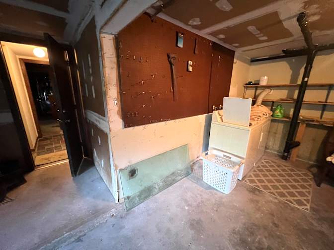 Raymond Franz's room