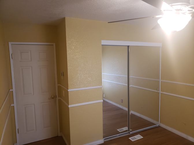 Luis's room