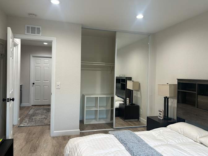 Hoa's room