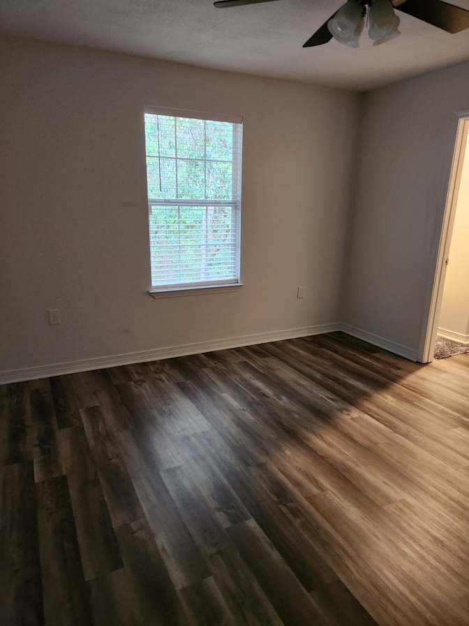 Robin Aviles's room