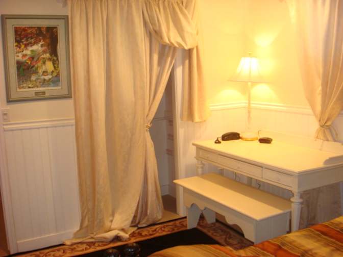 Joe and Laurie's room