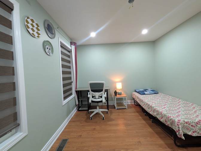 Kuldip Mishra's room