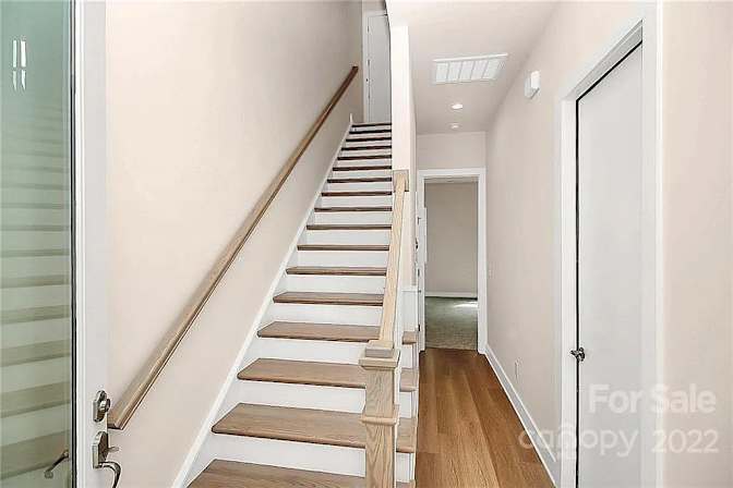 Alcove Rooms's room