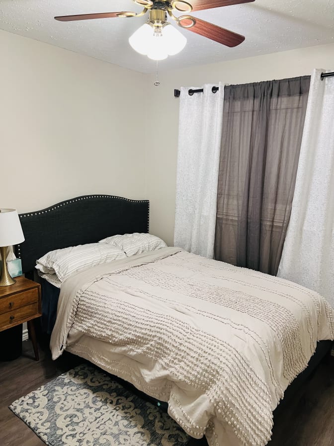 Dario's room