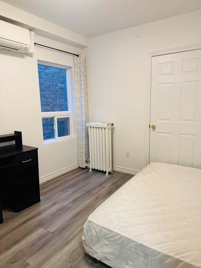 Eva's room