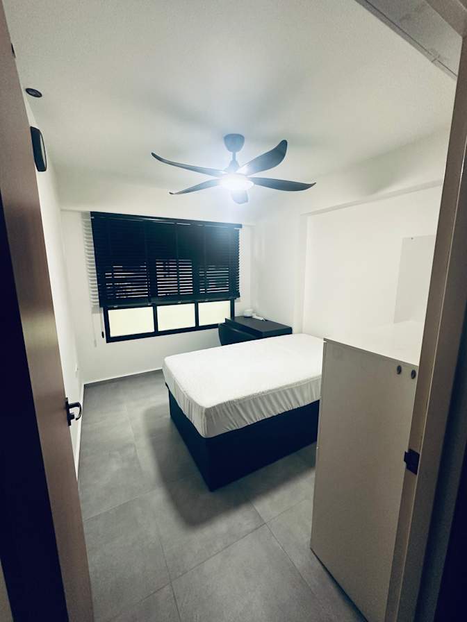 Dee's room