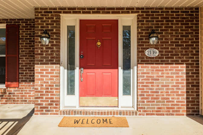 lifedoorrentals's room