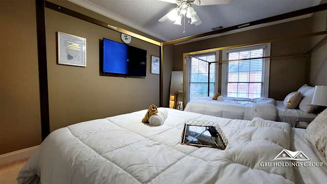 GBU Holdings Group's room