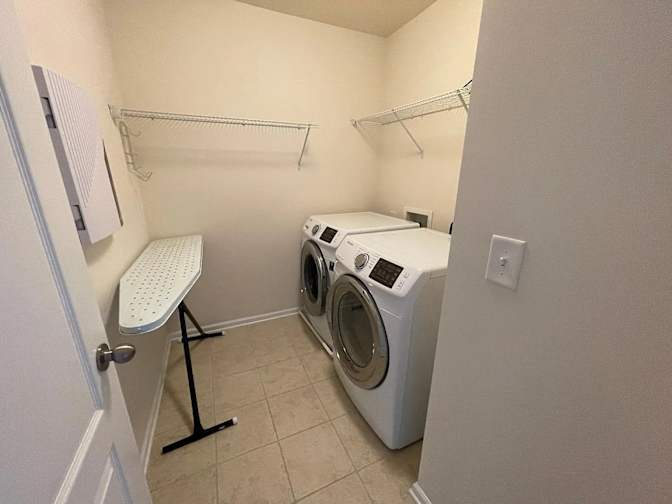 Alcove Rooms's room