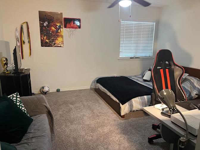 Andrea's room