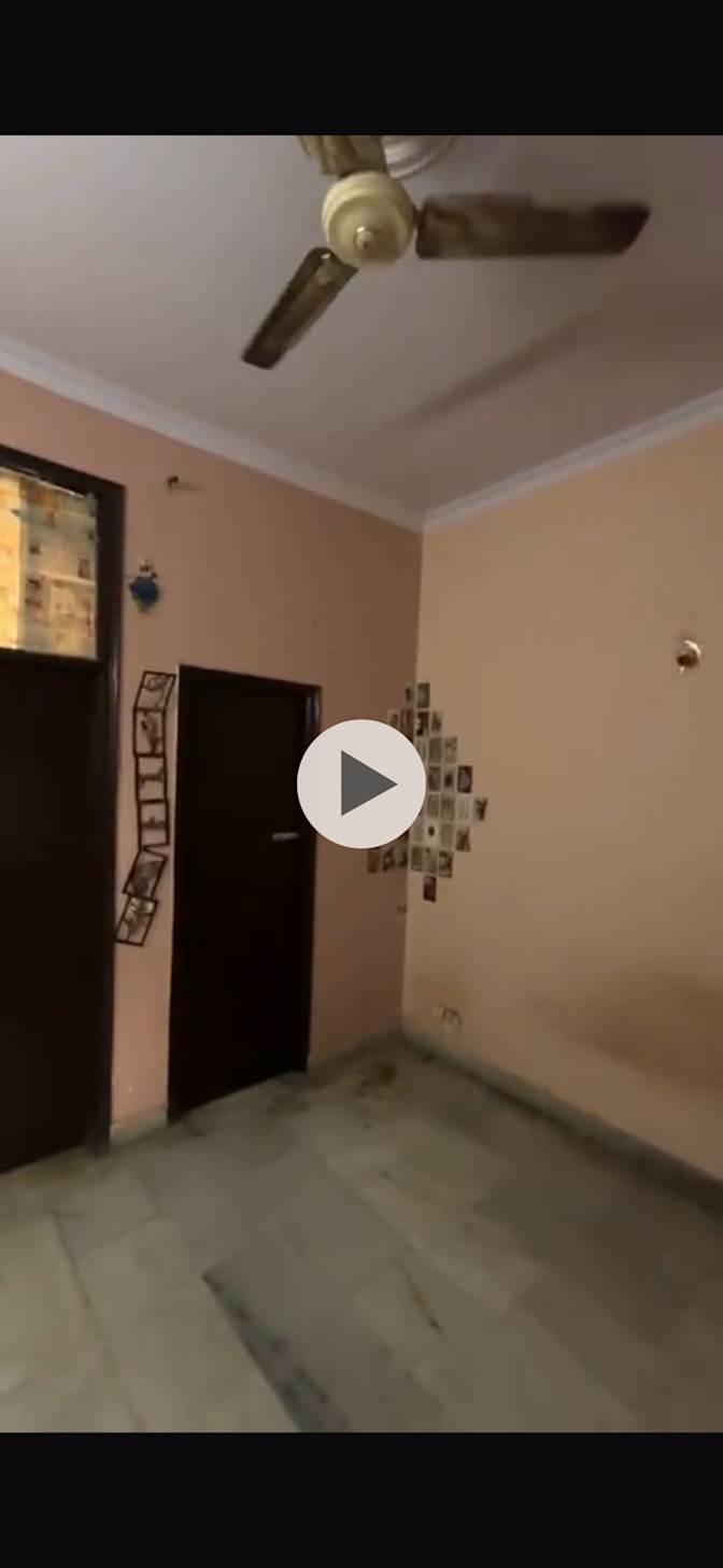 Ayush Mishra's room