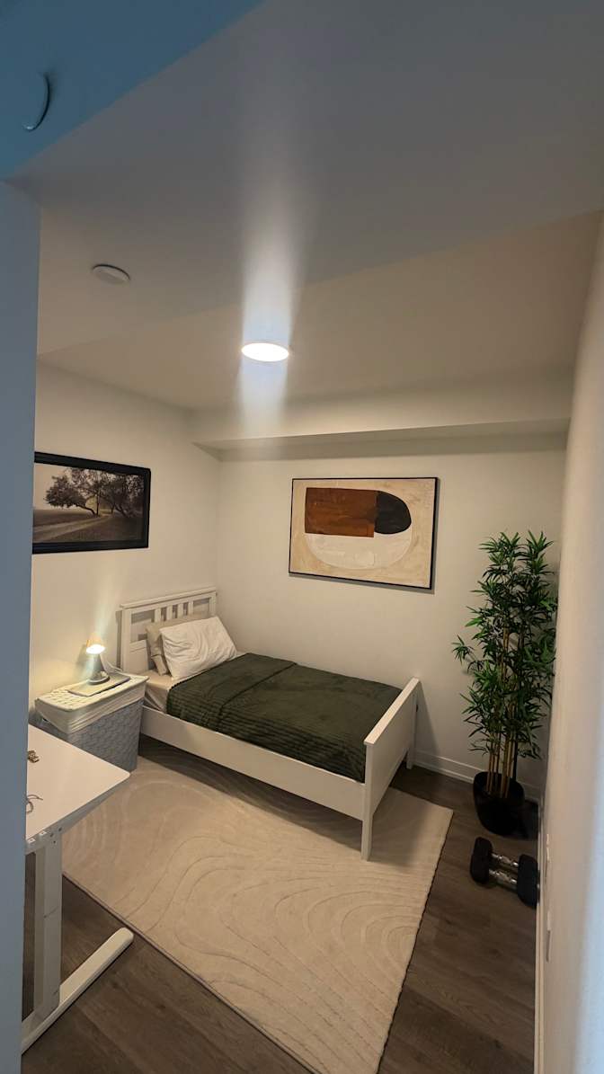 Abbshay simfukwe's room