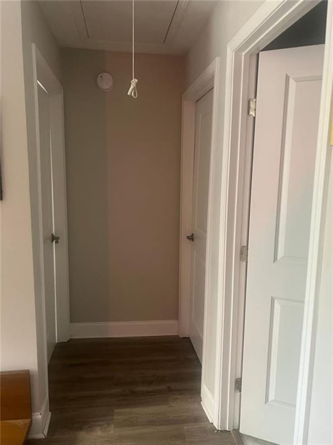 Alcove Rooms's room