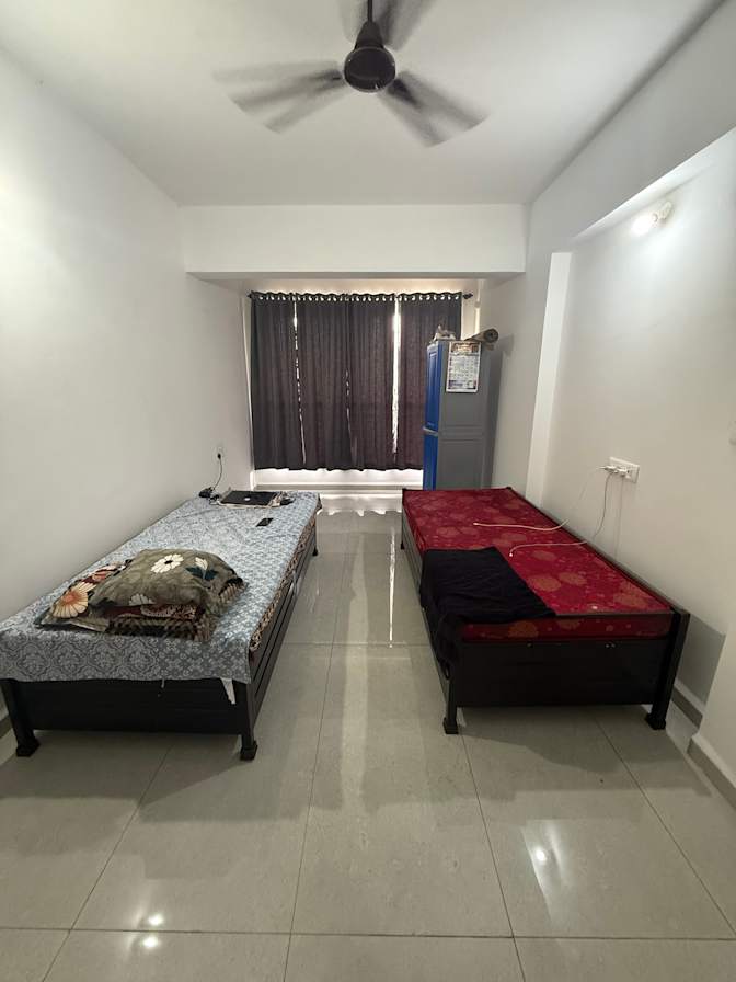 Dheeraj Khadapkar's room
