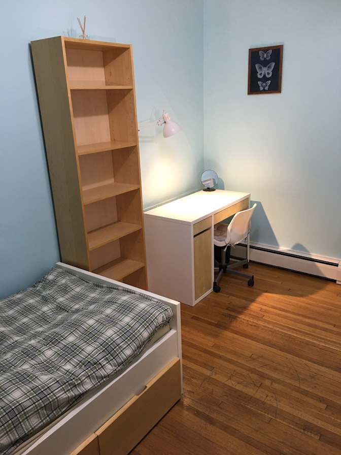 eddie's room