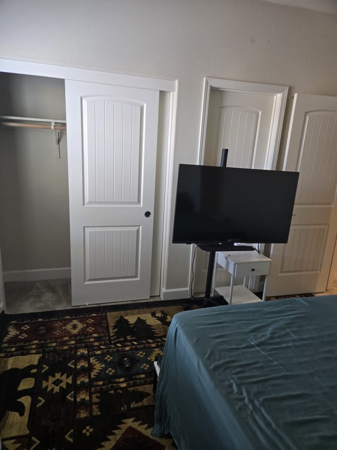 Ben Tiwari's room