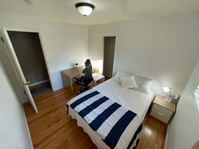 Raymond Liang's room