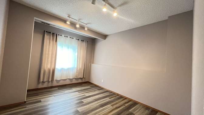 Meng Qiong Huang's room