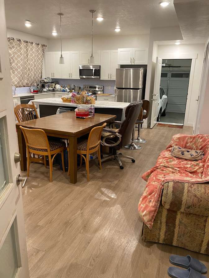 Hoa's room