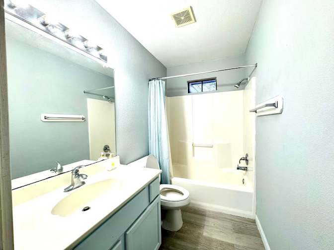Wilson Realty & Investment Group's room
