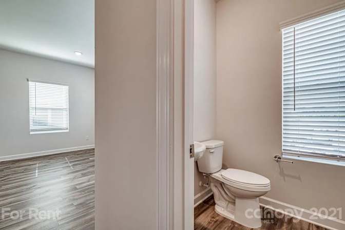 Alcove Rooms's room
