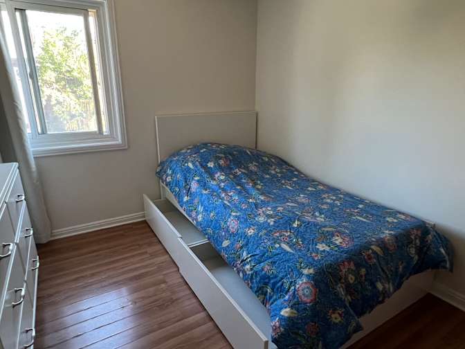 Linda's room