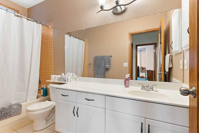 Meng Qiong Huang's room