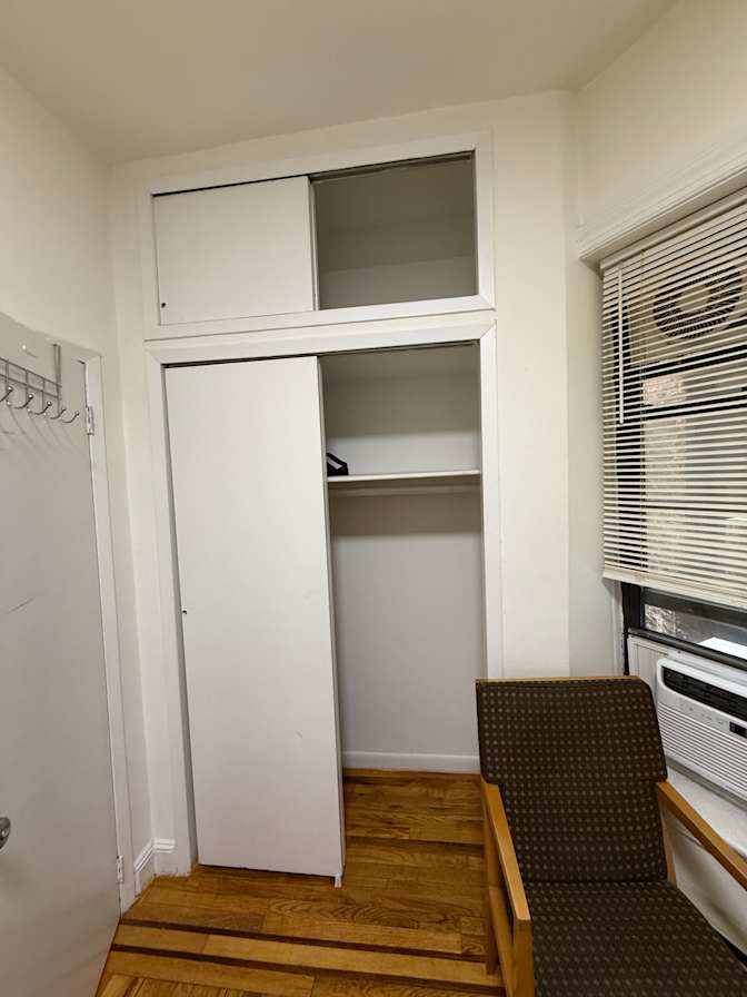 Ahmet's room