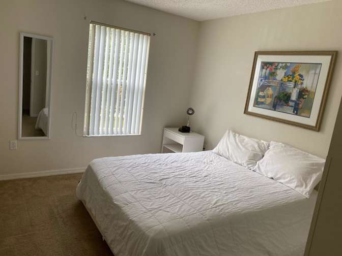Laura Mateus's room