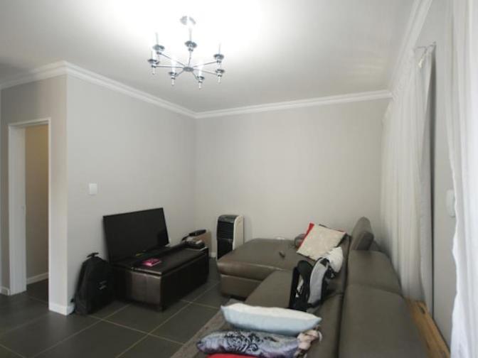 Mejury's room