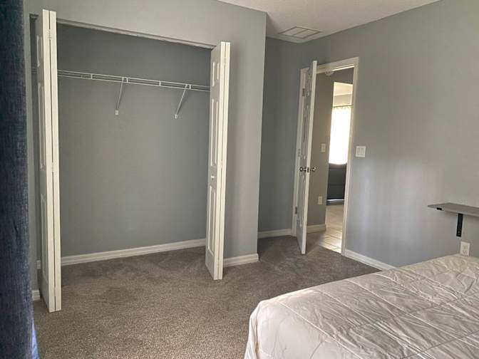 Laura Mateus's room