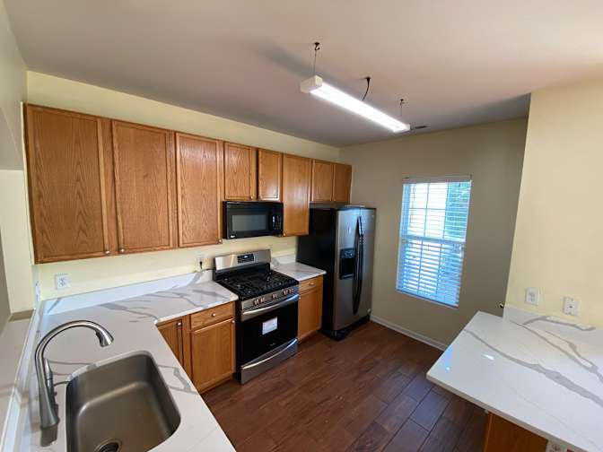 Alcove Rooms's room