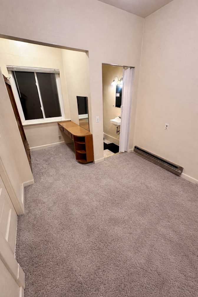 Eddy's room