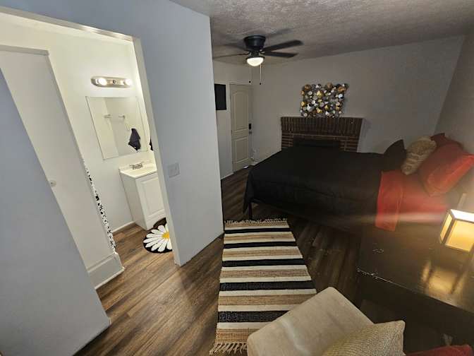 CL&C Property Management and Consulting's room