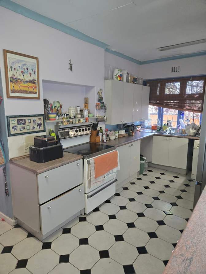 Green Point Tree House's room